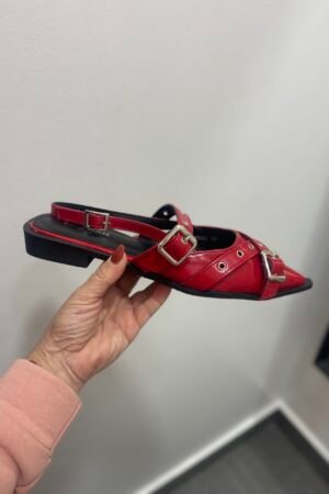Sandalia plana hebilla roja2